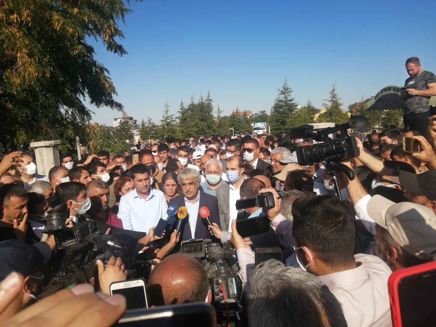 Değerli Yoldaşlar!