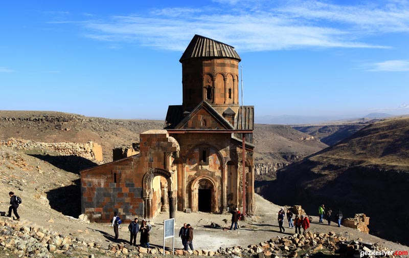 Çirkin işgalciler ve ‘Folklora Kurdan’/ Şoreş Reşî