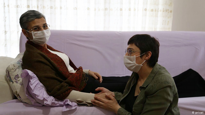LEYLA GÜVEN VE AÇLIK GREVİNDEKİ ARKADAŞLARININ EYLEMLERİNE SESSİZ KALMAYALIM!